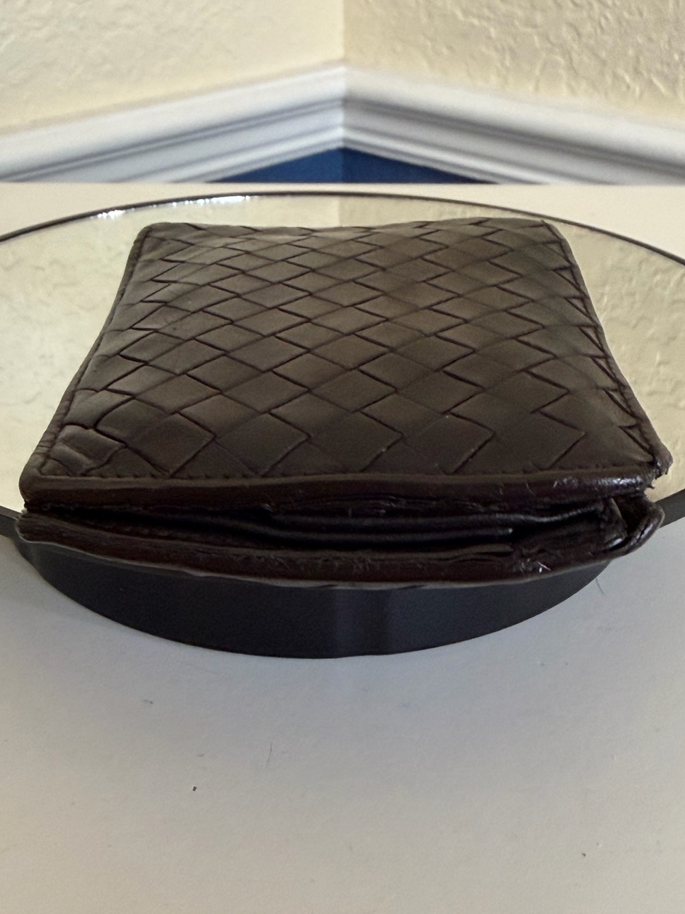 Bottega Veneta Men's Intrecciato Woven Leather Bifold Wallet Dark Brown - Picture 7 of 15
